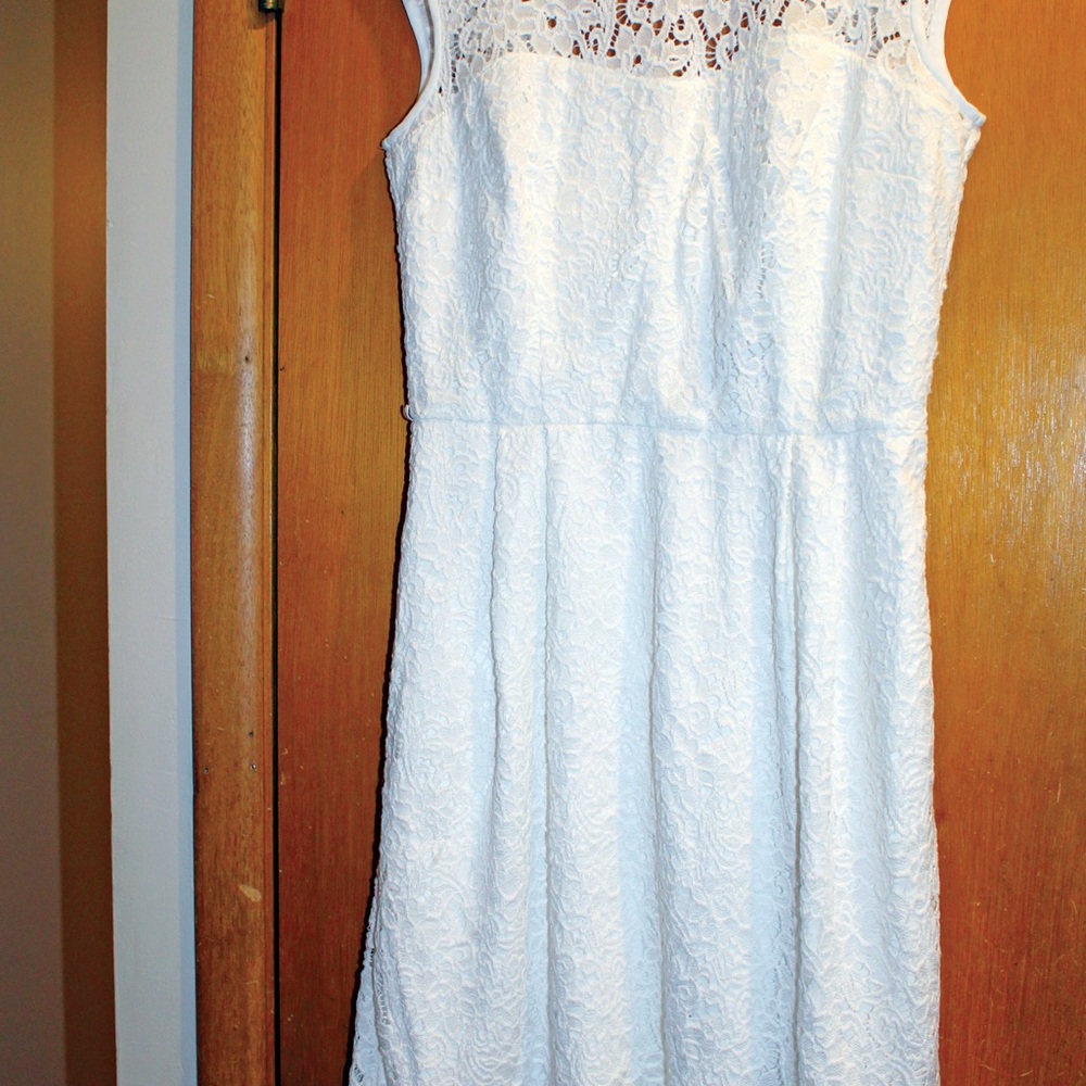 White House Black Market Lace Wedding Dress
